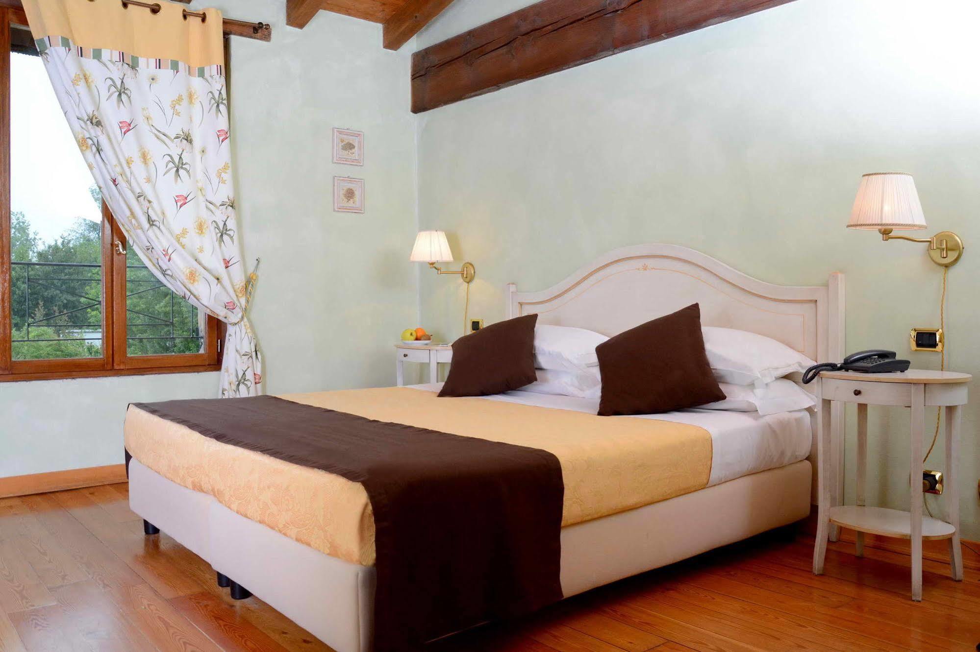 Albergo Dimora Storica Antica Hostelleria Crema Exterior photo